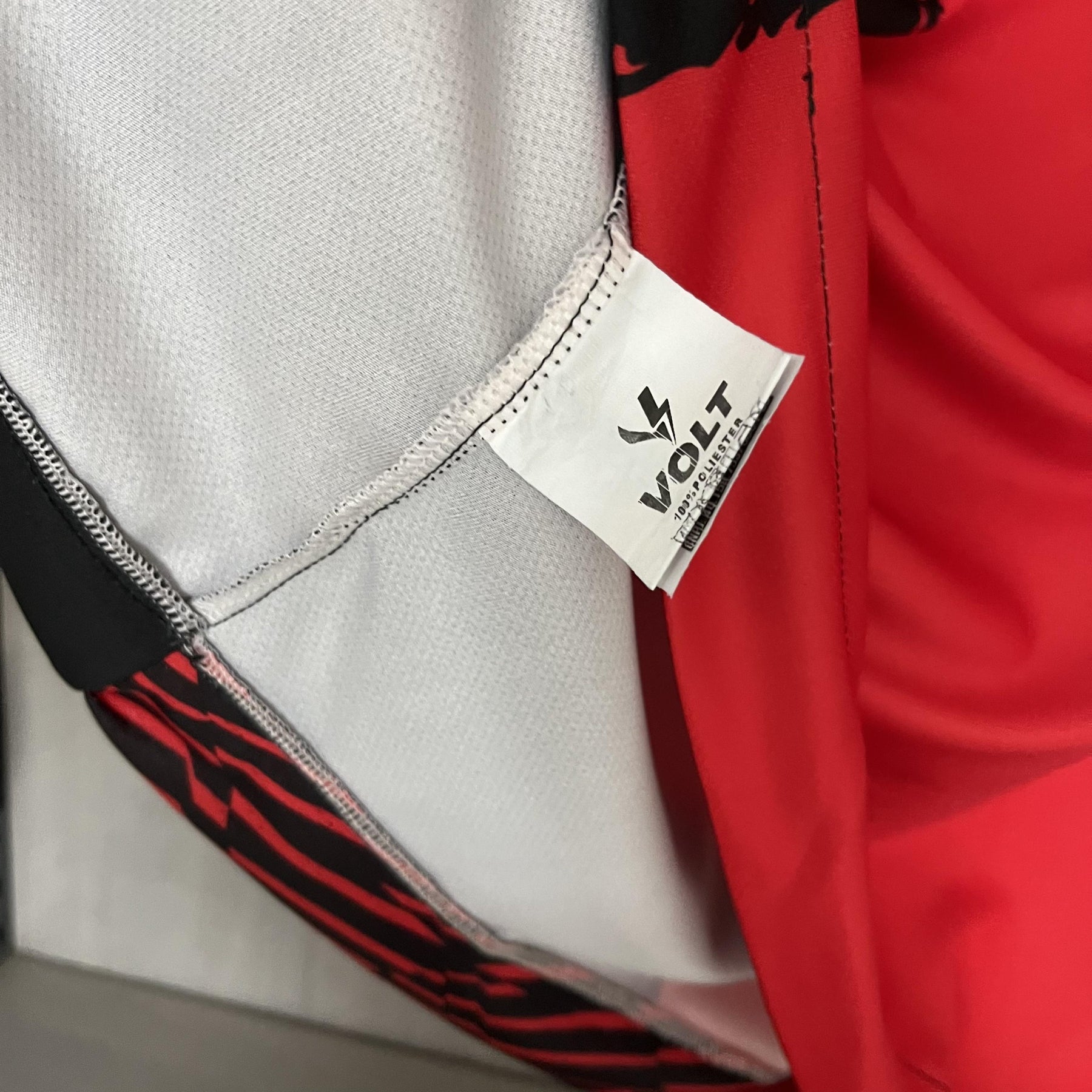 Camisa Vitória Edição Especial 25/26 - Vermelha e Preta Volt