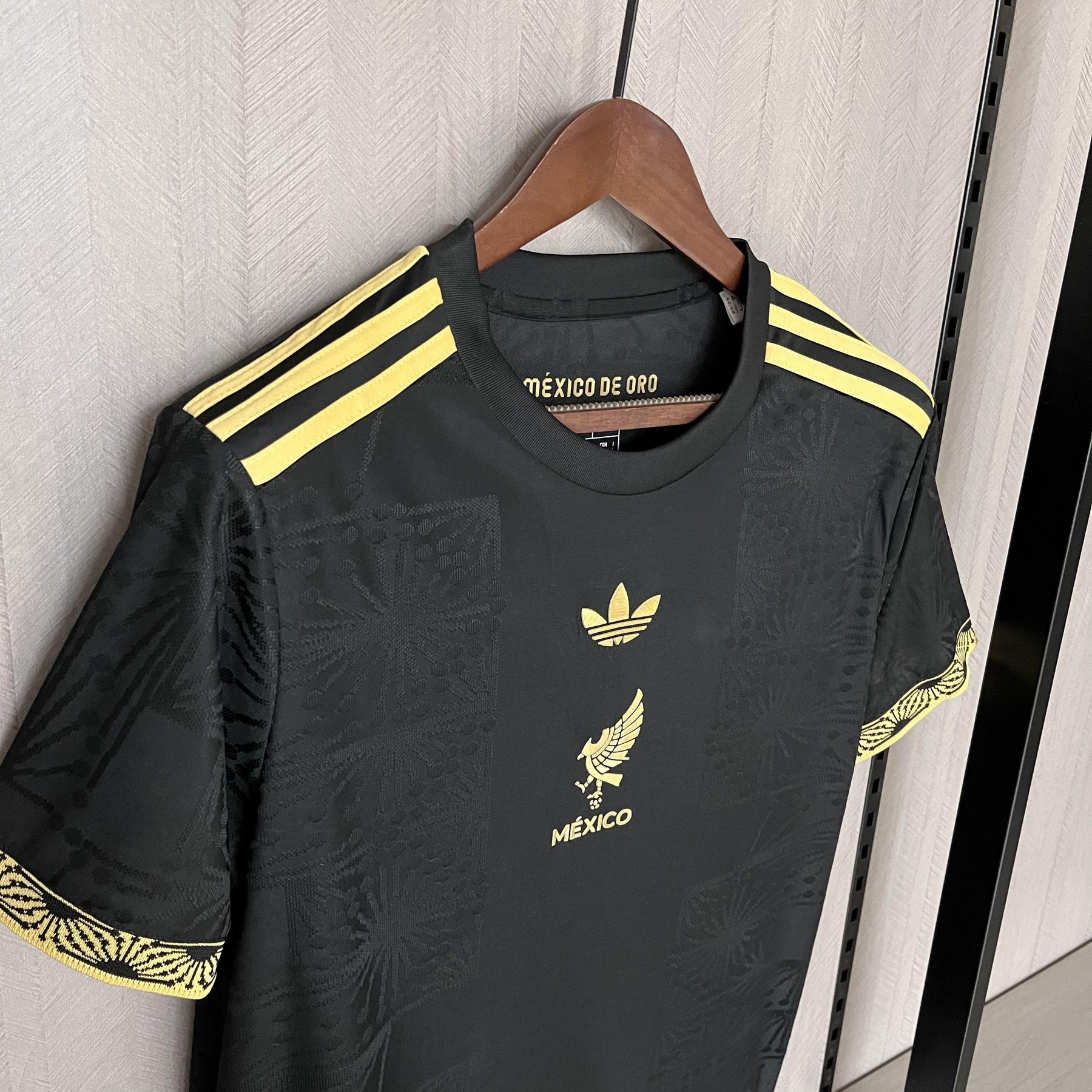 Camisa México Edição Especial 25/26 - Preto e Dourado Versão Torcedor