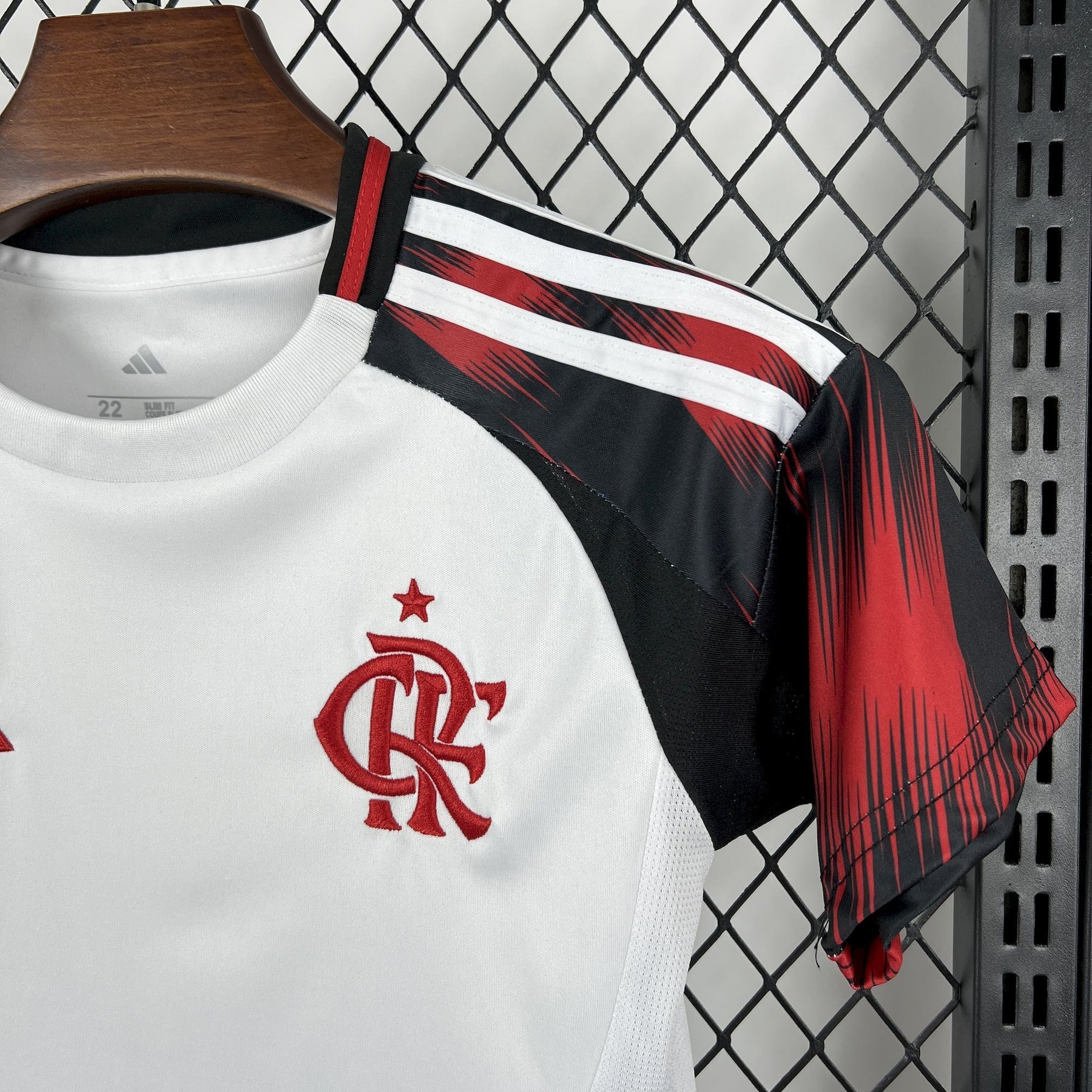 Conjunto Flamengo Home 25/26 - Preto e vermelho
