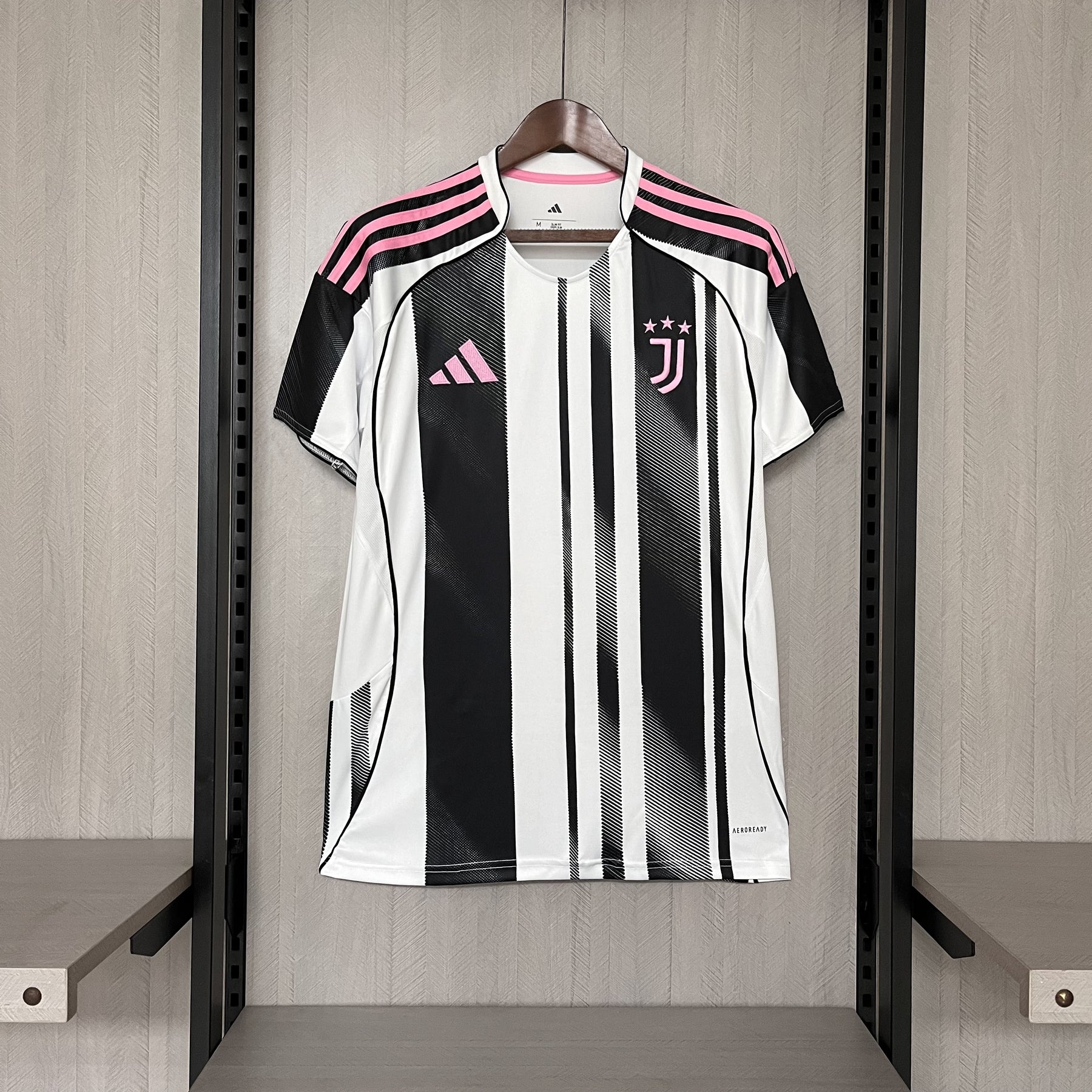 Camisa Juventus Titular 25/26 - Preto e Rosa