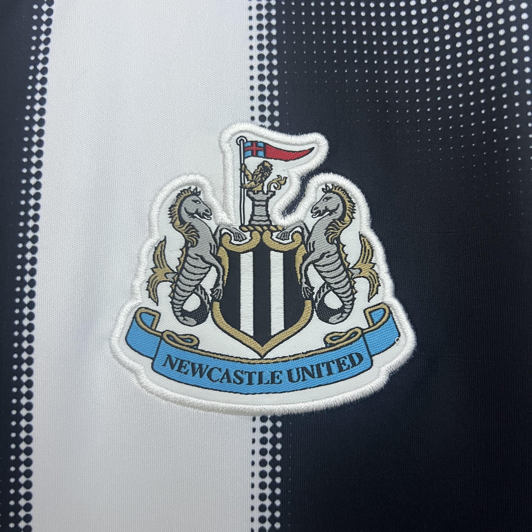 Camisa NewCastle Titular 25/26 - Preta e Branco