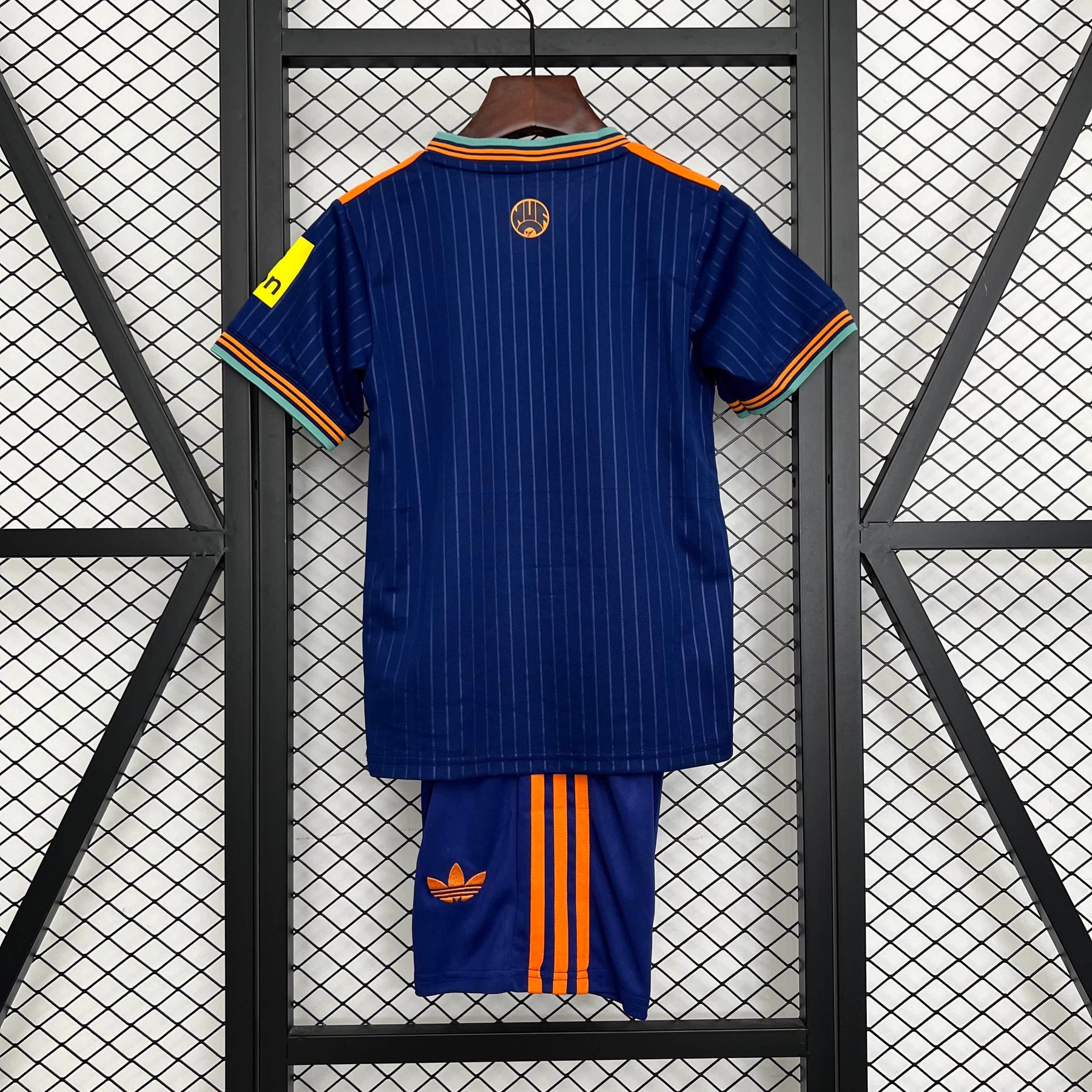 Conjunto NewCastle Away 25/26 - Azul e laranja