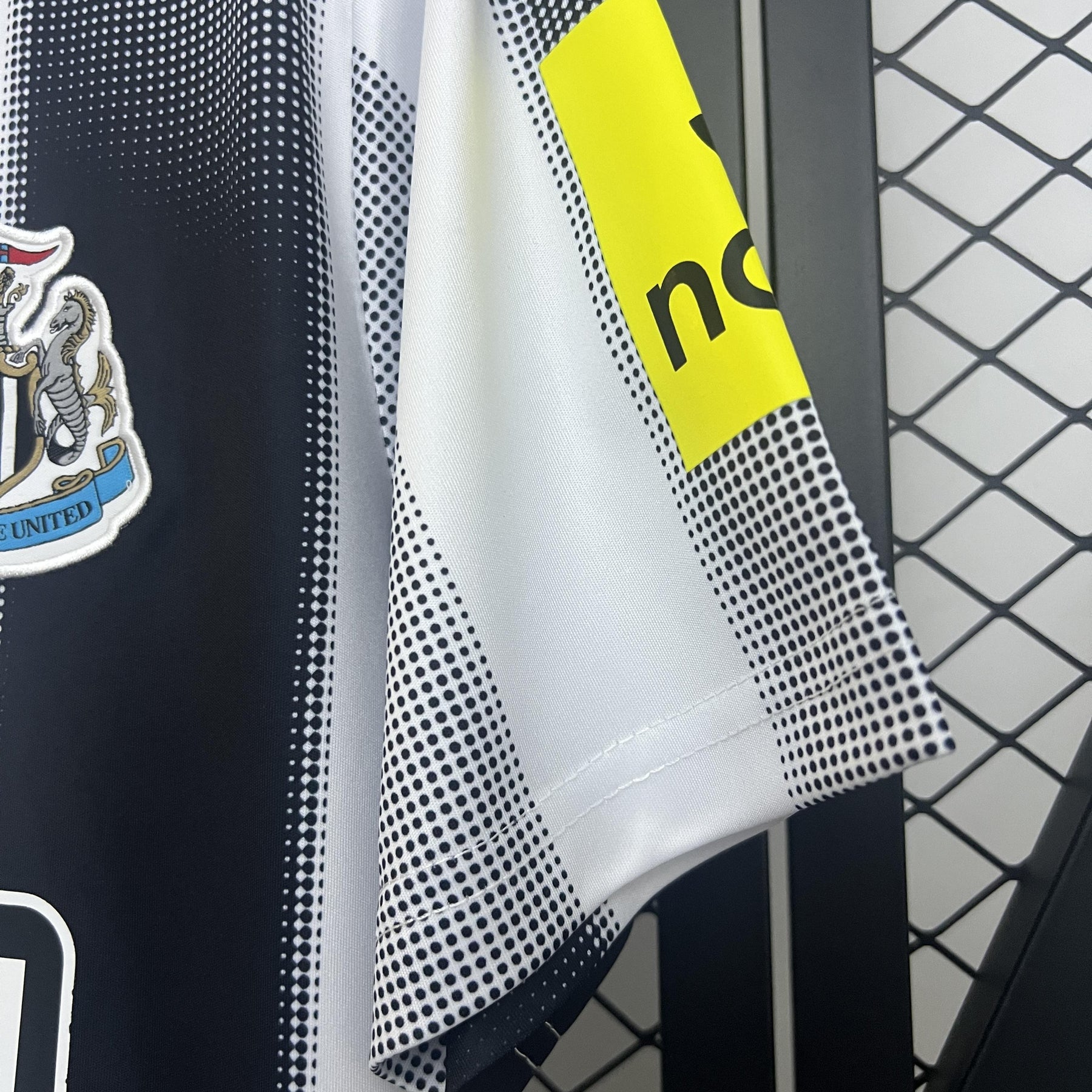 Camisa NewCastle Titular 25/26 - Preta e Branco