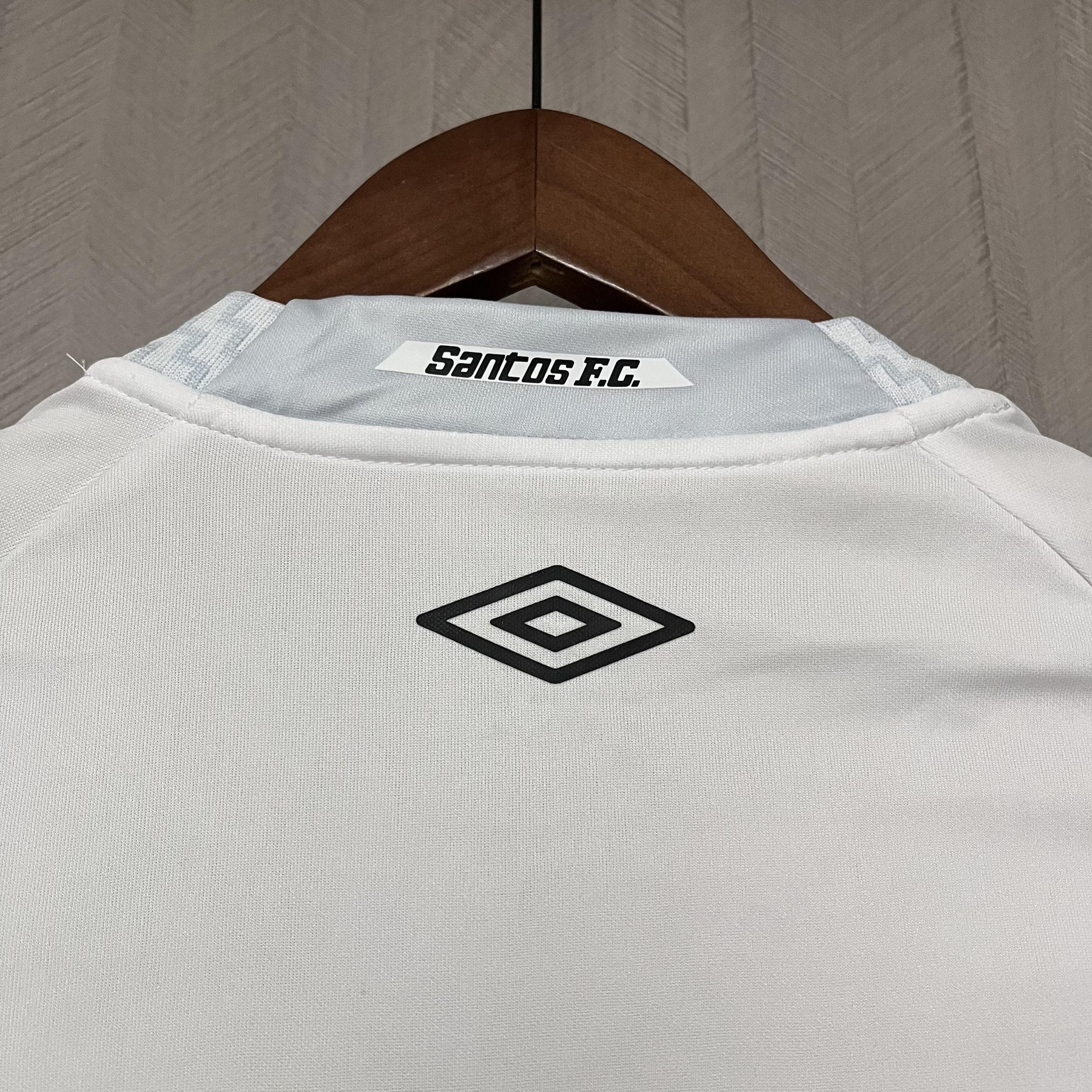 Camisa Santos Titular 25/26 - Versão Feminina Baby Look