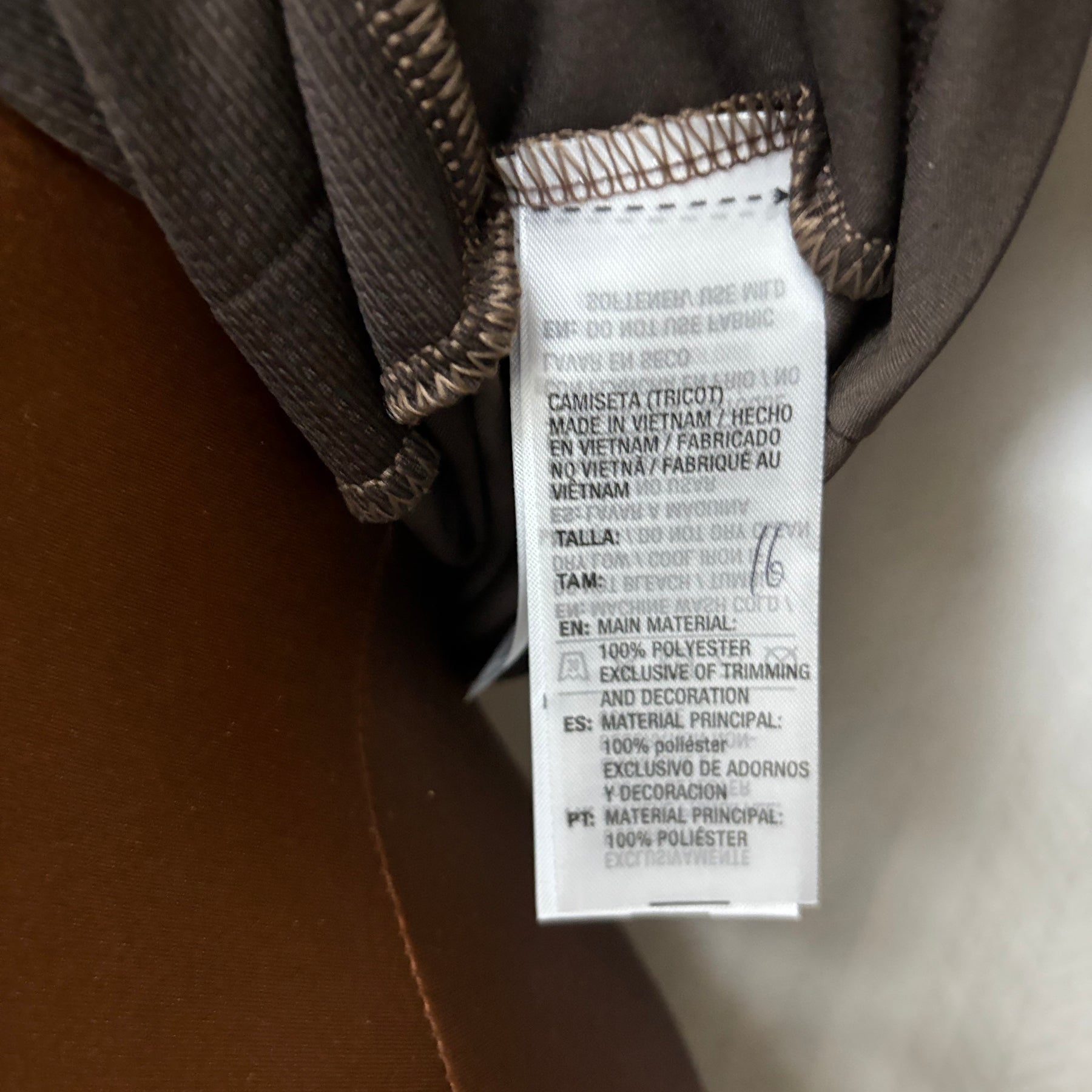 Camisa Flamengo Treino Comissão 2026 - Feminina Baby Look Marrom