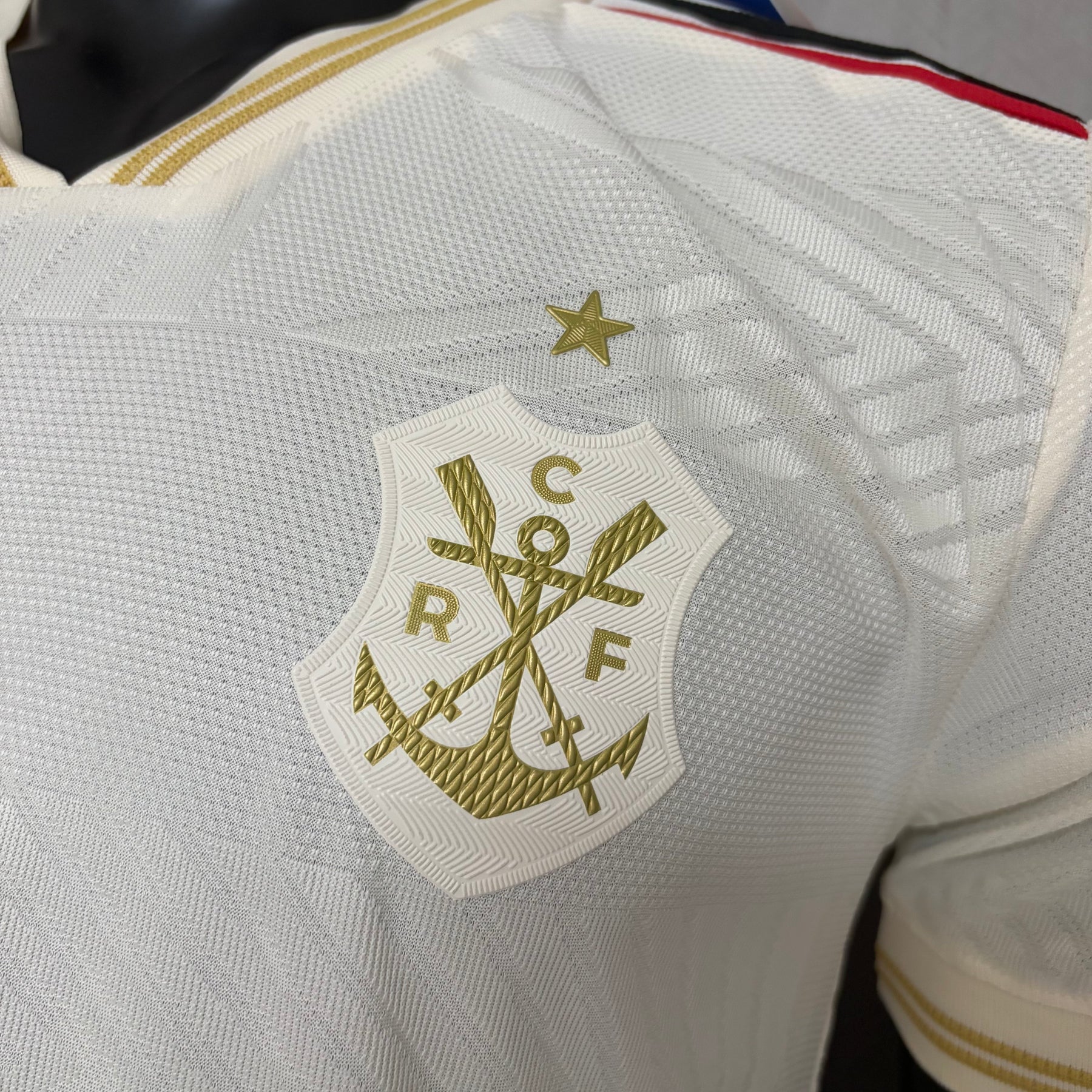 Camisa Flamengo III 2025/26 - Versão Jogador Branco e Dourado