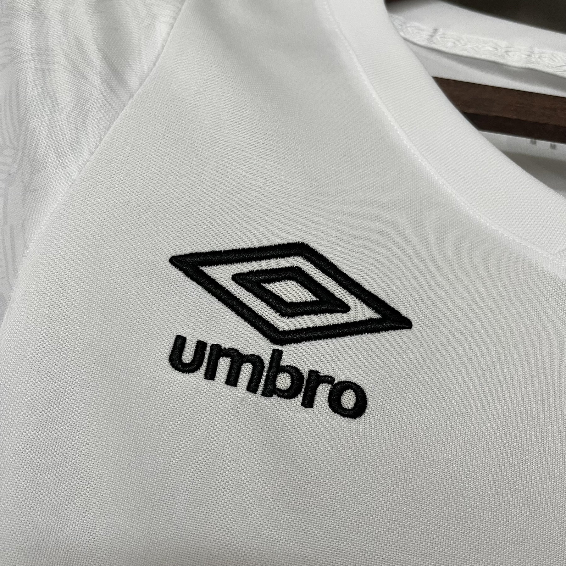 Camisa Santos Titular 24/25 - Versão Feminina Baby Look Branca