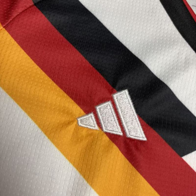 Conjunto Alemanha 25/26 Home - Branco e preto