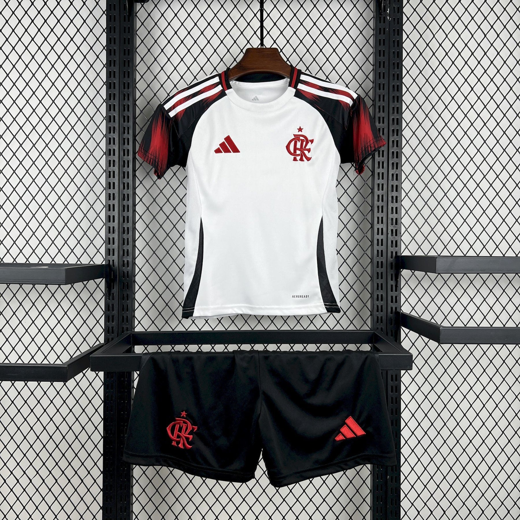Conjunto Flamengo Home 25/26 - Preto e vermelho