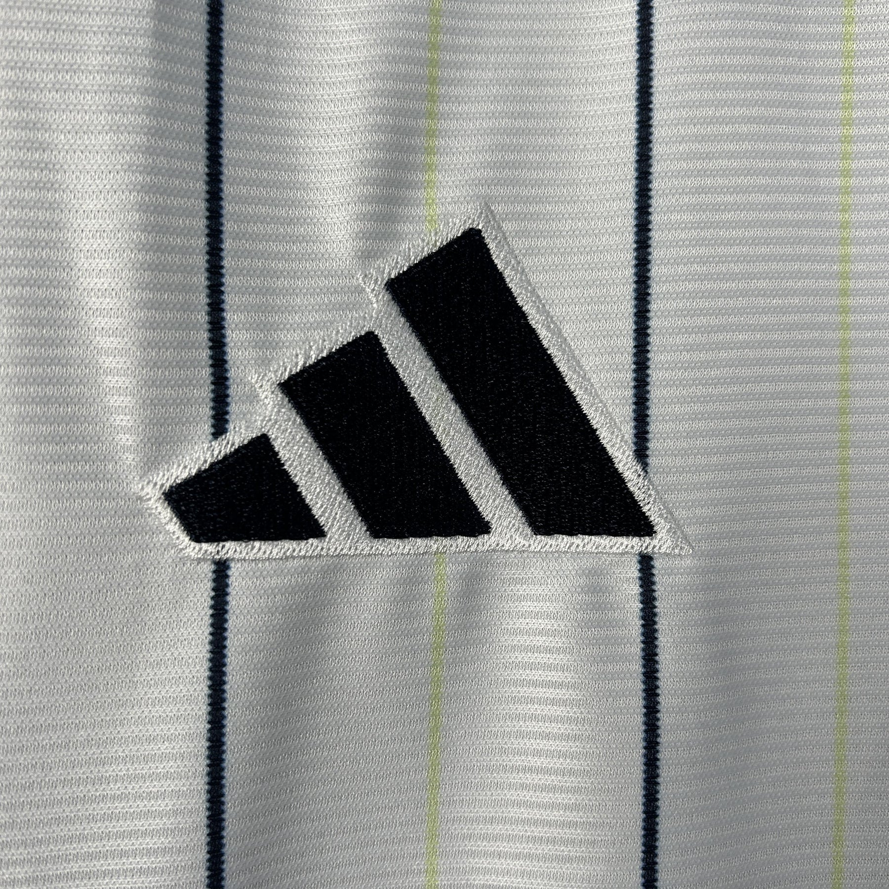 Camisa Real Madrid Edição Especial US 25/26 - Branca