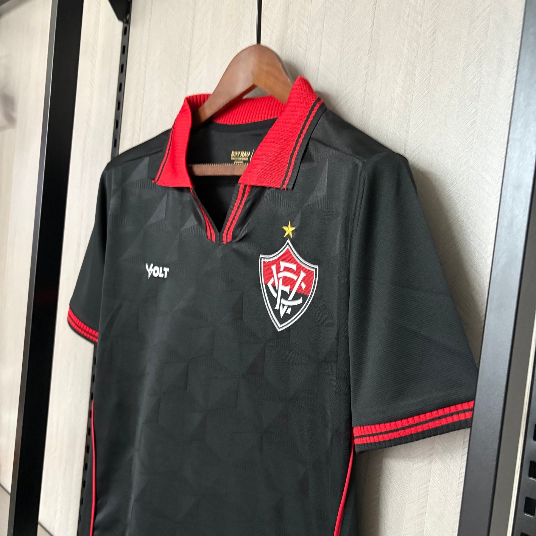 Camisa Vitória Reserva 25/26 - Preta e vermelho