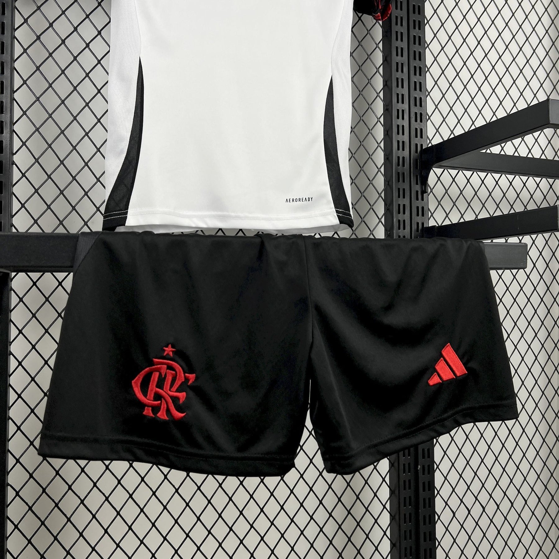 Conjunto Flamengo Home 25/26 - Preto e vermelho