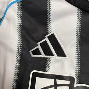 Conjunto Newcastle 25/26 Home - Branco e preto