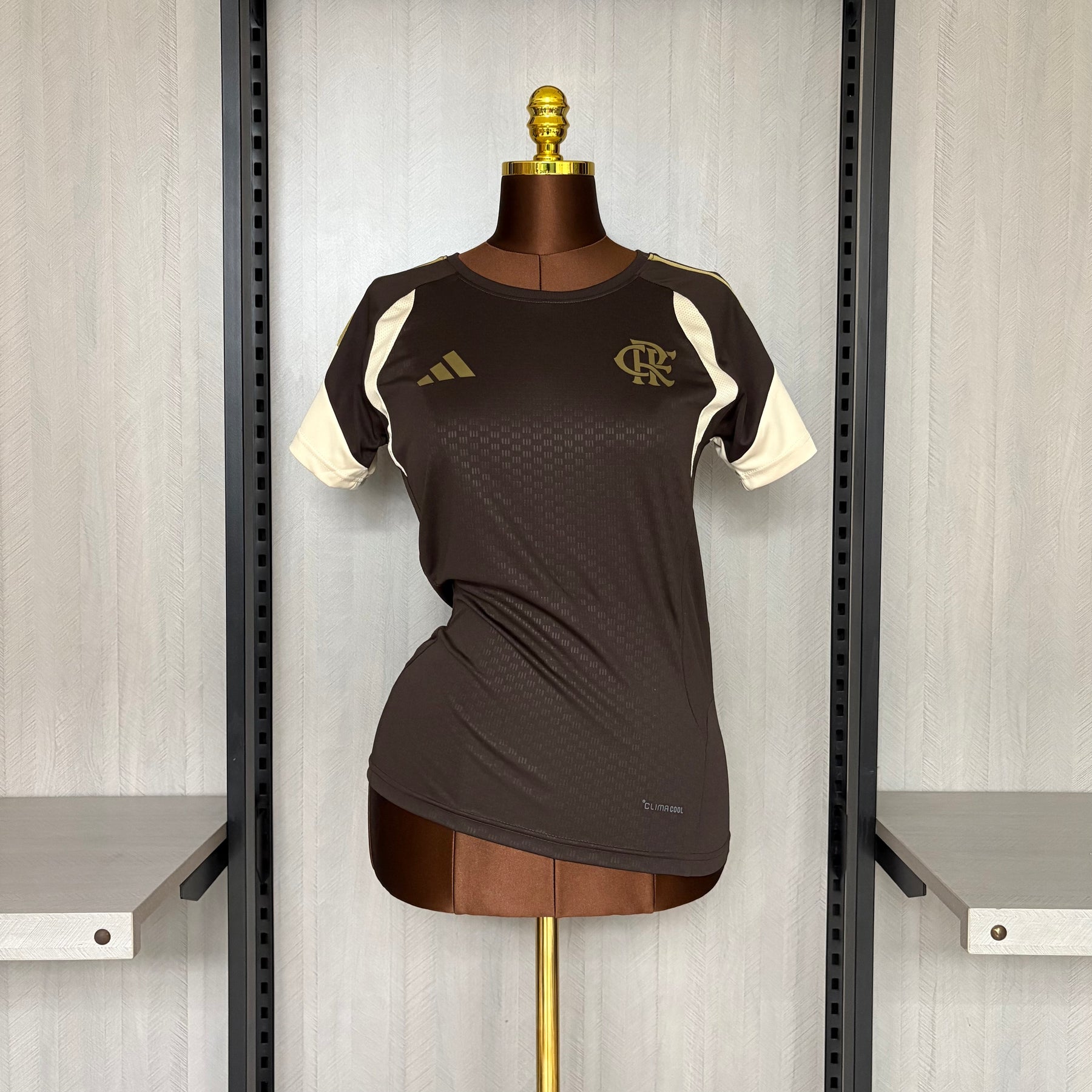 Camisa Flamengo Treino Comissão 2026 - Feminina Baby Look Marrom