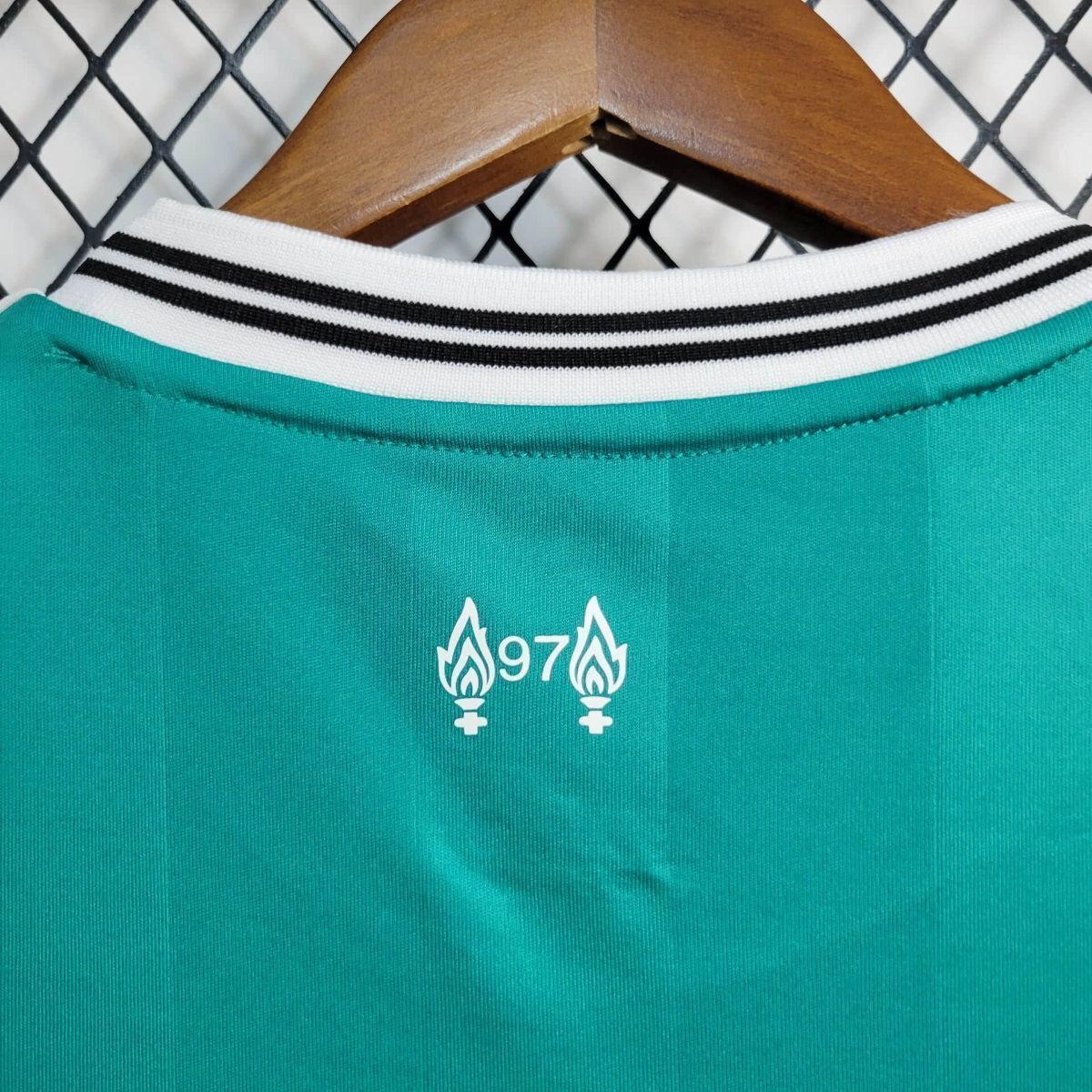 Camisa Liverpool Away 25/26 - Versão Feminina Baby Look