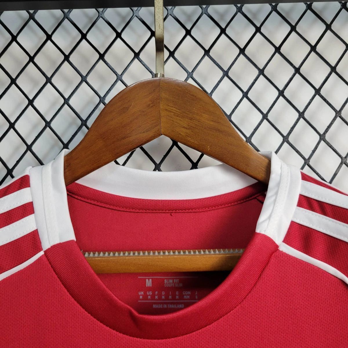 Camisa Liverpool Home 25/26 - Versão Feminina Baby Look