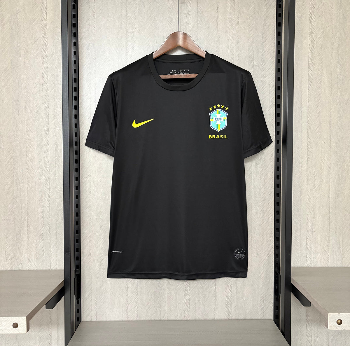 Camisa Brasil 2022 - Versão Retrô preta