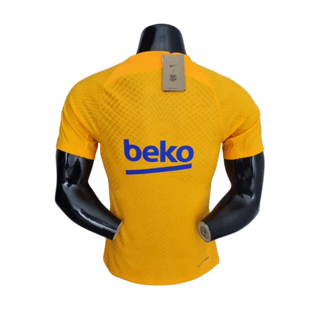 Camisa Barcelona Treino 22/23 Jogador Nike Masculina - Laranja